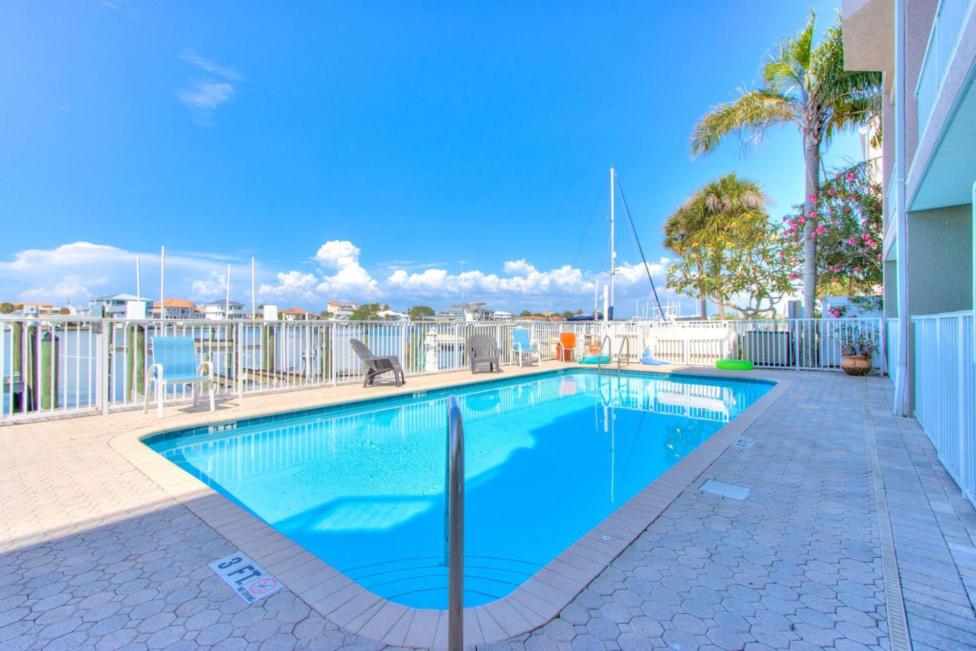 Bayway Luxury Waterfront Townhome & Pool شاطئ كليرووتر المظهر الخارجي الصورة