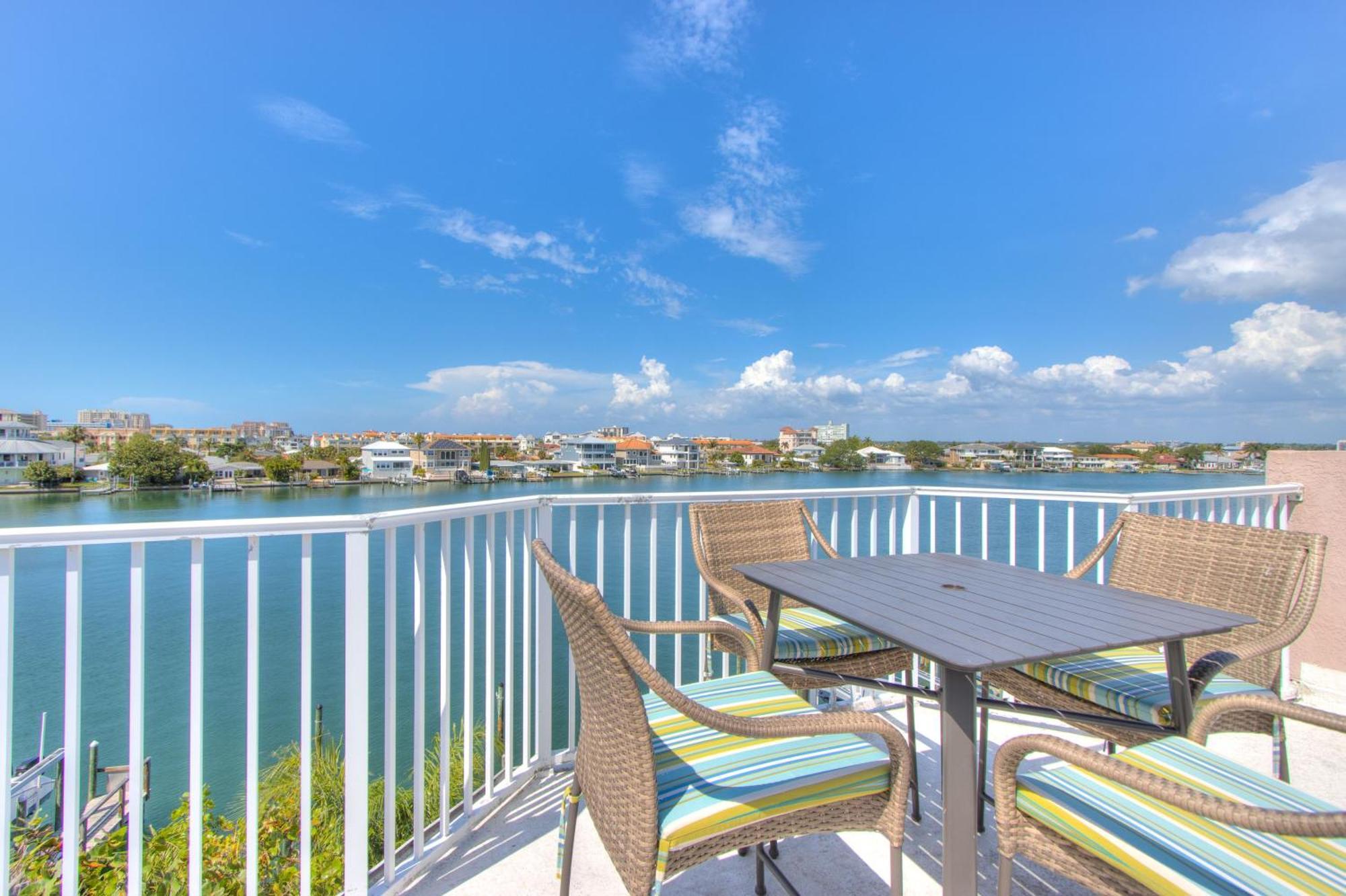Bayway Luxury Waterfront Townhome & Pool شاطئ كليرووتر المظهر الخارجي الصورة