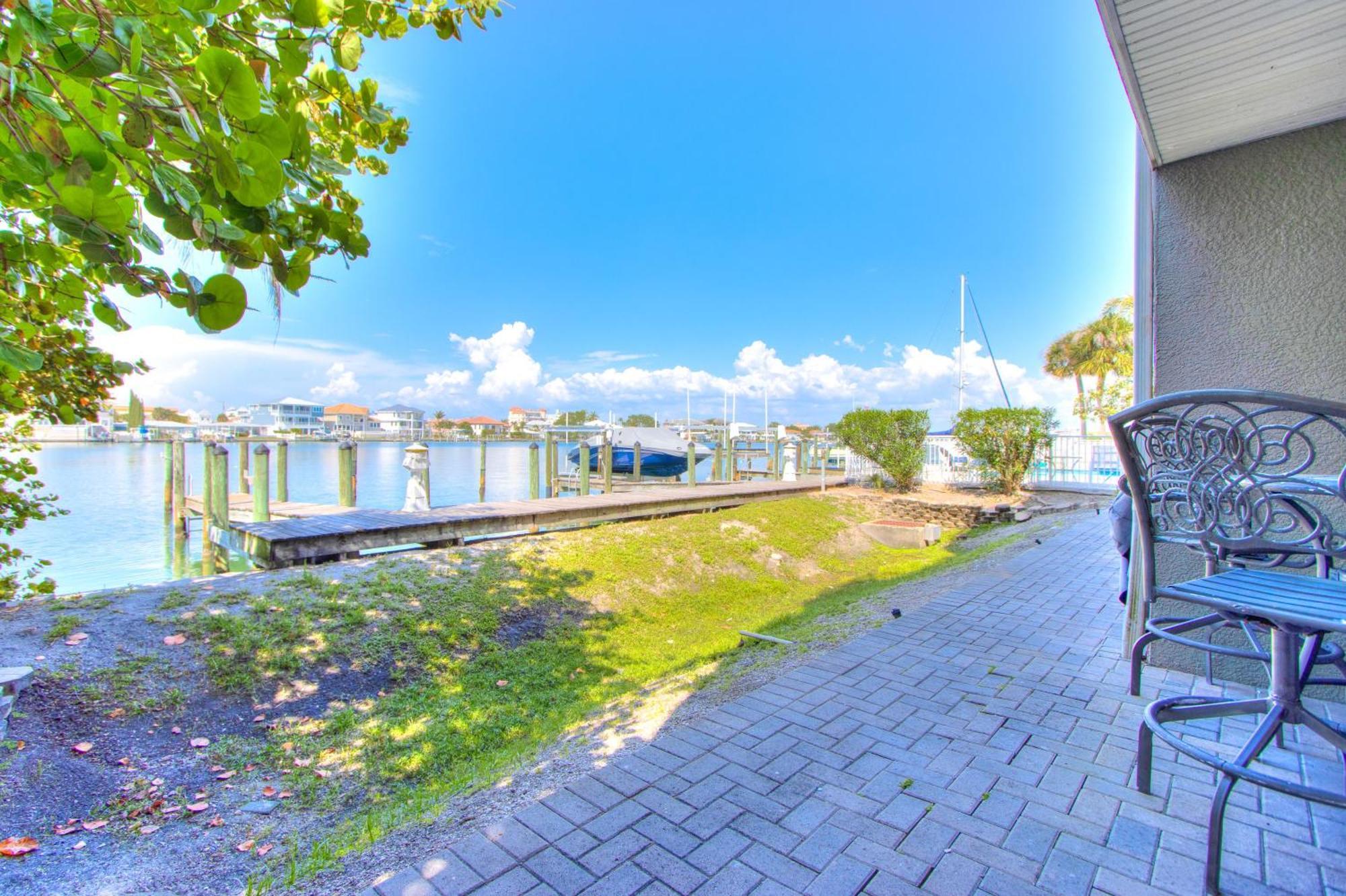 Bayway Luxury Waterfront Townhome & Pool شاطئ كليرووتر المظهر الخارجي الصورة