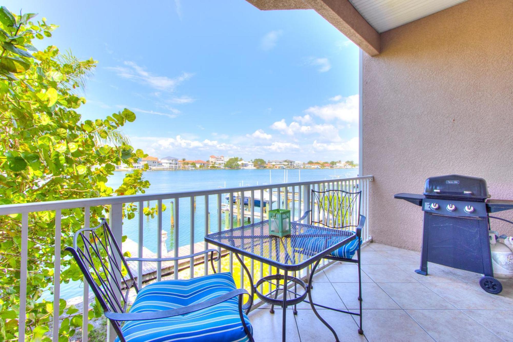 Bayway Luxury Waterfront Townhome & Pool شاطئ كليرووتر المظهر الخارجي الصورة